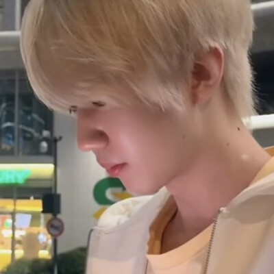 你却爱着一个馒头