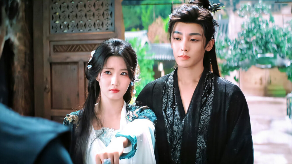 《入青云》
明意（卢昱晓饰）
纪伯宰（侯明昊饰）