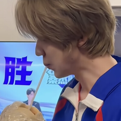 你却爱着一个馒头