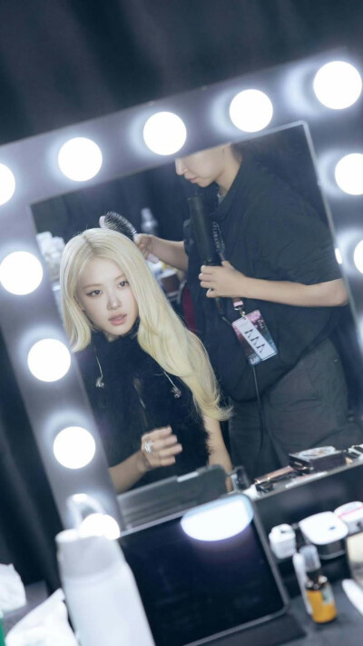 朴彩英 rosie rosé