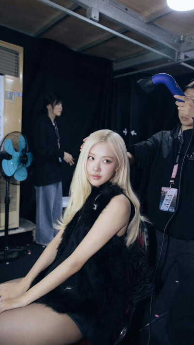 朴彩英 rosie rosé