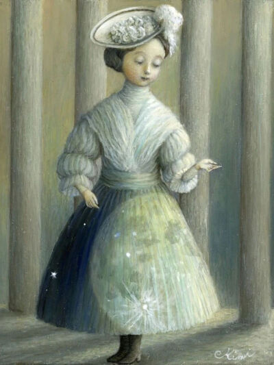 来原貴美擅长以细腻笔触编织奇幻叙事场景，构筑出一个含蓄、私密且饱含深沉情感的世界。