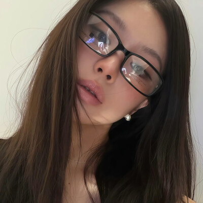 执念开始消失的时候 平静的幸福贯穿我的每分 ​​​
#氛围感女头#