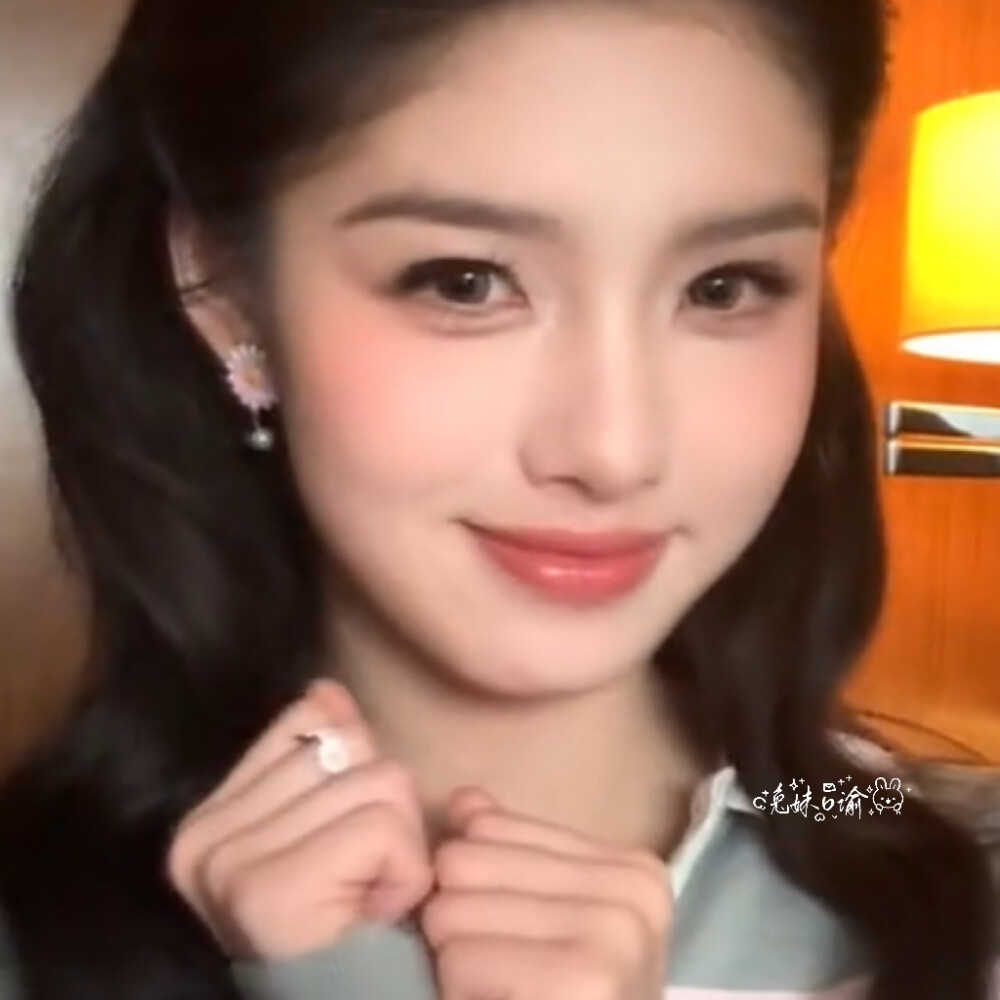 我以为攥得住名为你的温柔到头来却只是指尖的虚影