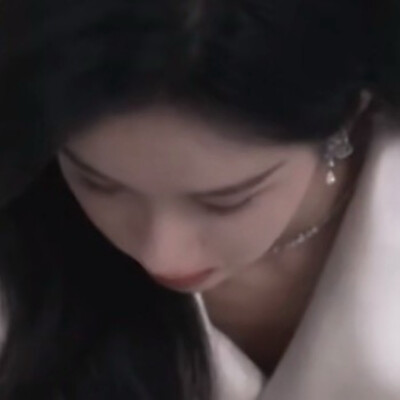 抛向泪光闪闪的世道