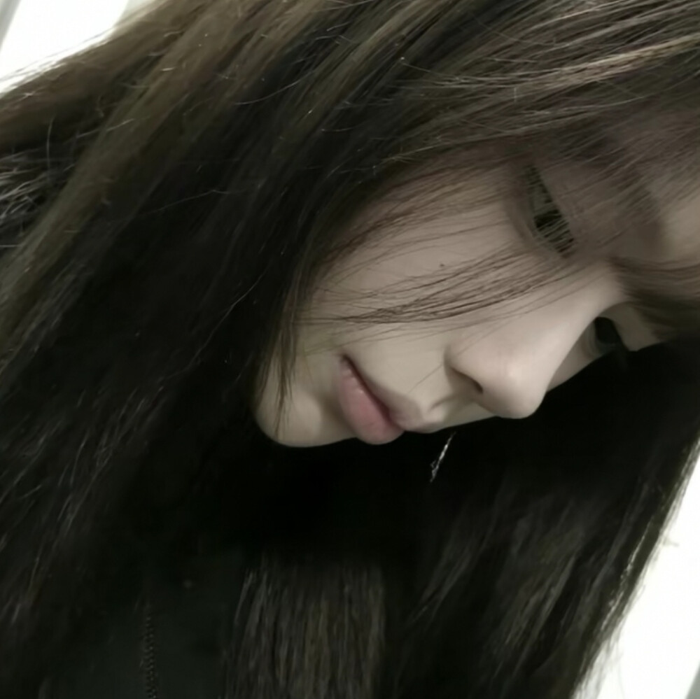 那一双爱笑眼睛不适合皱眉