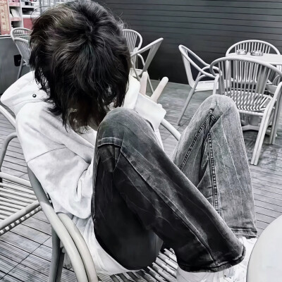 关于明天 我只会逃避