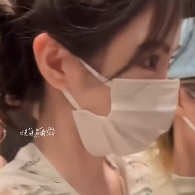 尘封的心事又逢下雨天 念的还是你