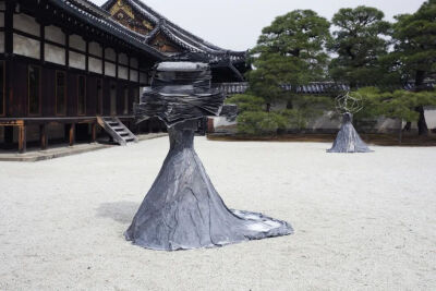 安塞姆·基弗《SOLARIS》在京都二条城的展览现场，2025年，摄影：Ufer! Art Documentary，图片由 Fergus McCaffrey画廊提供