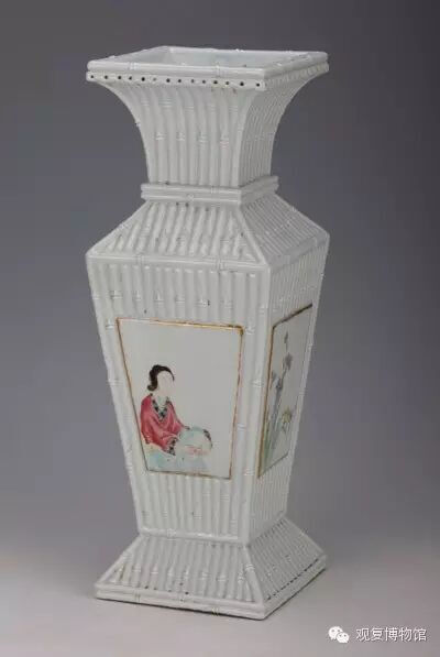 白釉束竹粉彩开光仕女花卉纹方瓶 清雍正
观复博物馆藏
