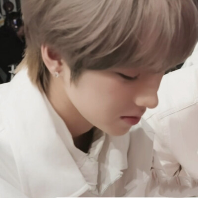 ψ( • ⩊ • )ψ( - ω -)ψ( • ̀ω •́ )