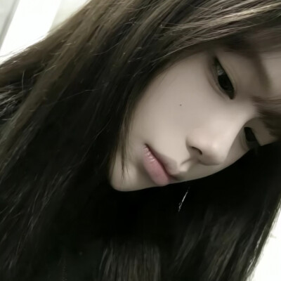 那一双爱笑眼睛不适合皱眉