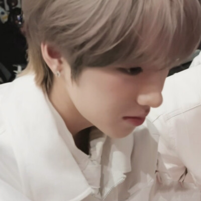 ψ( • ⩊ • )ψ( - ω -)ψ( • ̀ω •́ )