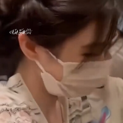 尘封的心事又逢下雨天 念的还是你