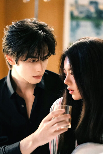 骄阳似我
宋威龙✖️赵今麦 ​​​