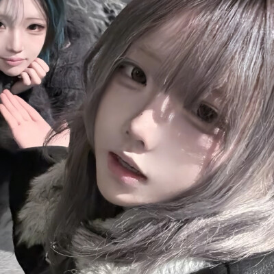 听说唱真的是一种很好的显化 我人本就自大 上了大学后每月听八十个小时的中文hiphop一年后比我膨胀的只剩外卖神券了 每天脑子里都是老子就是牛n 就是口巾 就是凭借才华易如反掌地年少成名 就是I’m effortless mama …