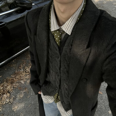 头像丨男头 忍住不联系就已经没多喜欢了