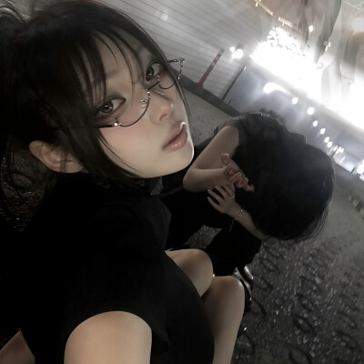 你继续不给我发消息 我一个人捧着手机等你 一点都不累 不冷哼！つω<