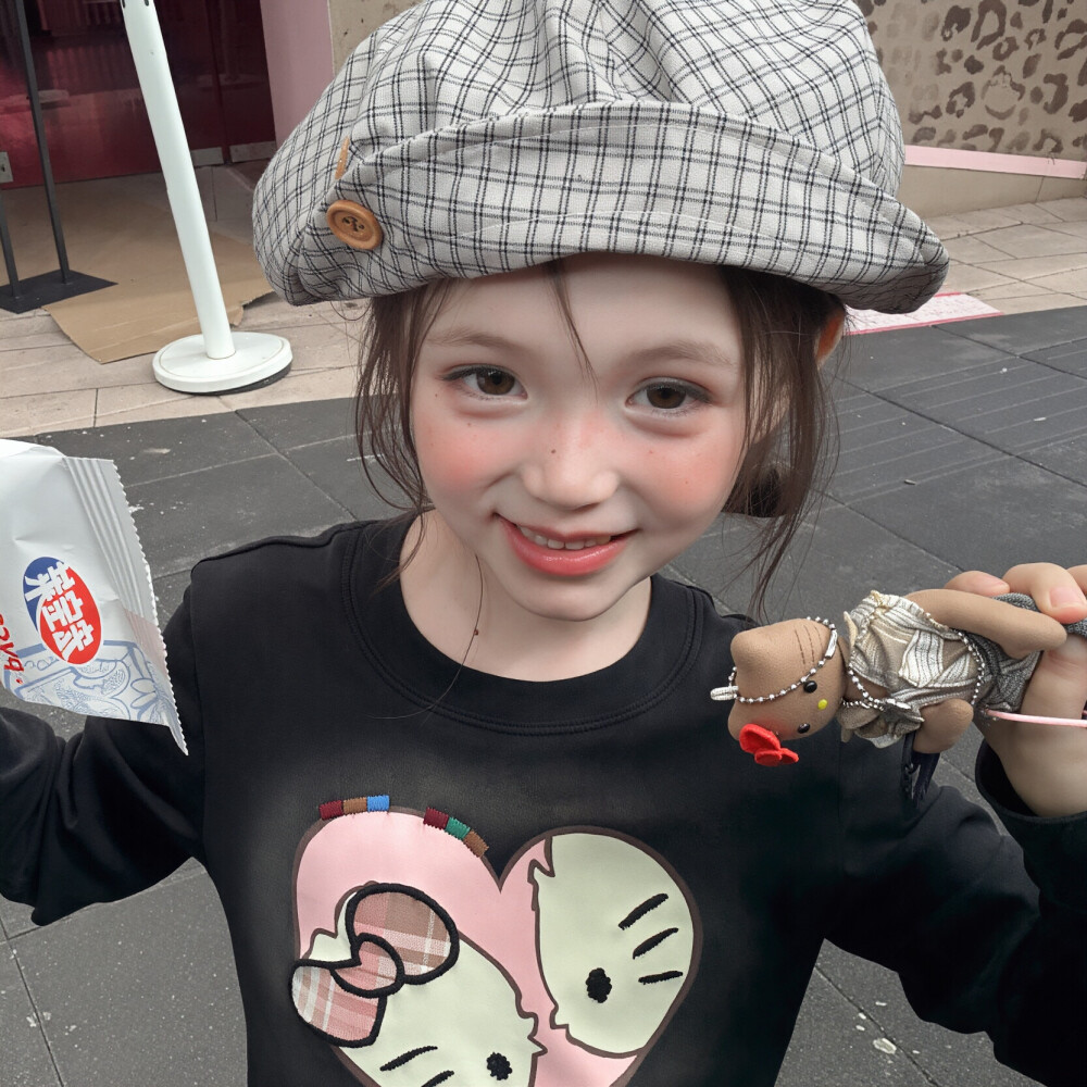 开心耳朵会竖起来因此被当塑料袋拎走〃•ω‹〃♡