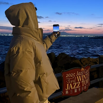 头像丨男头 忍住不联系就已经没多喜欢了