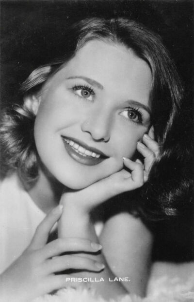 对普西拉·莱恩最初的印象是疑惑，因为《破坏者Saboteur》（1942），她既不高雅也不冷艳更缺乏善恶莫辨的神秘气质，她是属于可爱开朗漂亮那一型的，哪哪都不符合“希区女郎”的选择标准。后来看到一个未经证实的传闻…