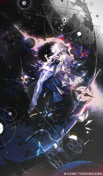 在暖灯下旋转的便利店香肠