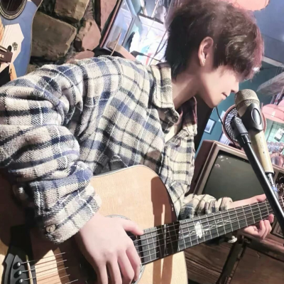 愿得一人心/忧郁男头