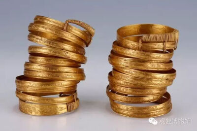 凤纹金臂钏 一对 明代
观复博物馆藏
