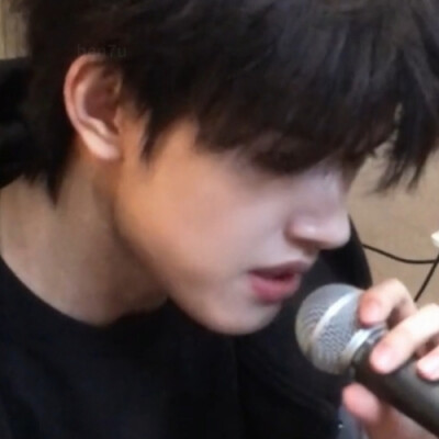 不知道啊就是很曼妙很帅很好听，莫名其妙截了一堆