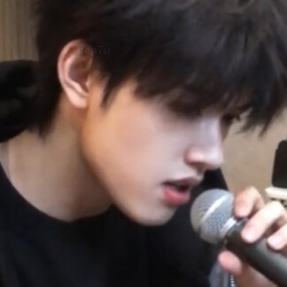 不知道啊就是很曼妙很帅很好听，莫名其妙截了一堆