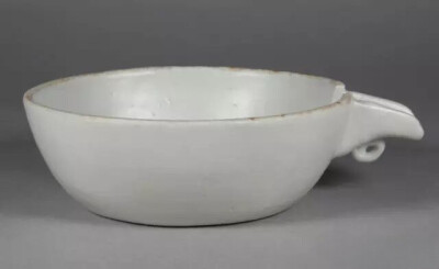 白釉暗刻飞雁纹匜 元代
观复博物馆藏
