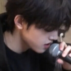 不知道啊就是很曼妙很帅很好听，莫名其妙截了一堆