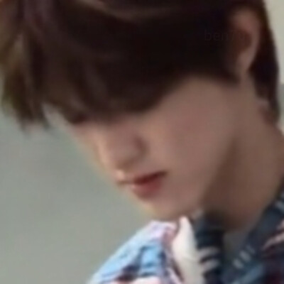 二传我的图到微信之前，你哪怕和我协商一下呢，二话不说就被你拿去搭资料卡然后发出去，你当我截头像容易吗