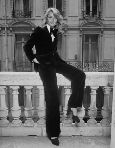 身穿Paul Smith的影后Charlotte Rampling
