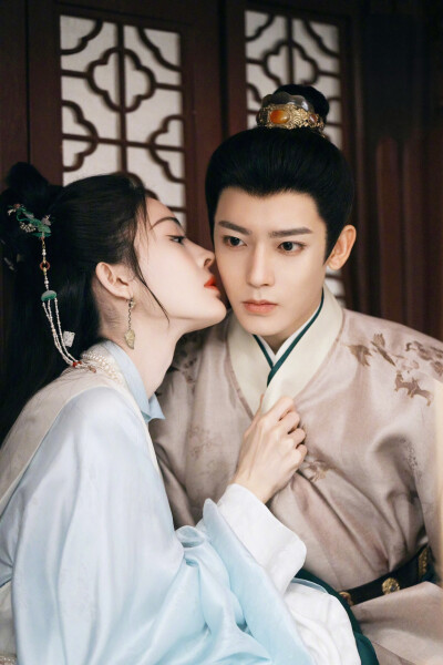 侯明昊 饰 陆江来/陆复生 《玉茗茶骨》
25.12.29