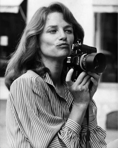身穿Paul Smith的影后Charlotte Rampling