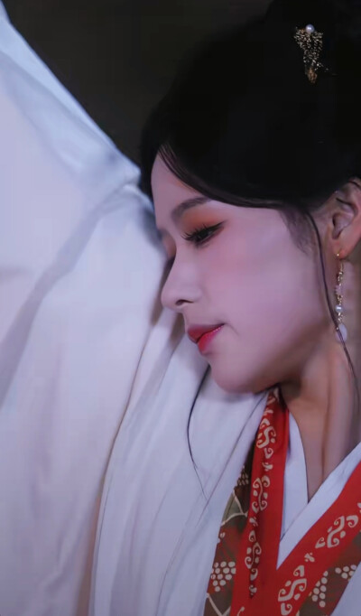 余茵/嫡女她嫉恶如仇