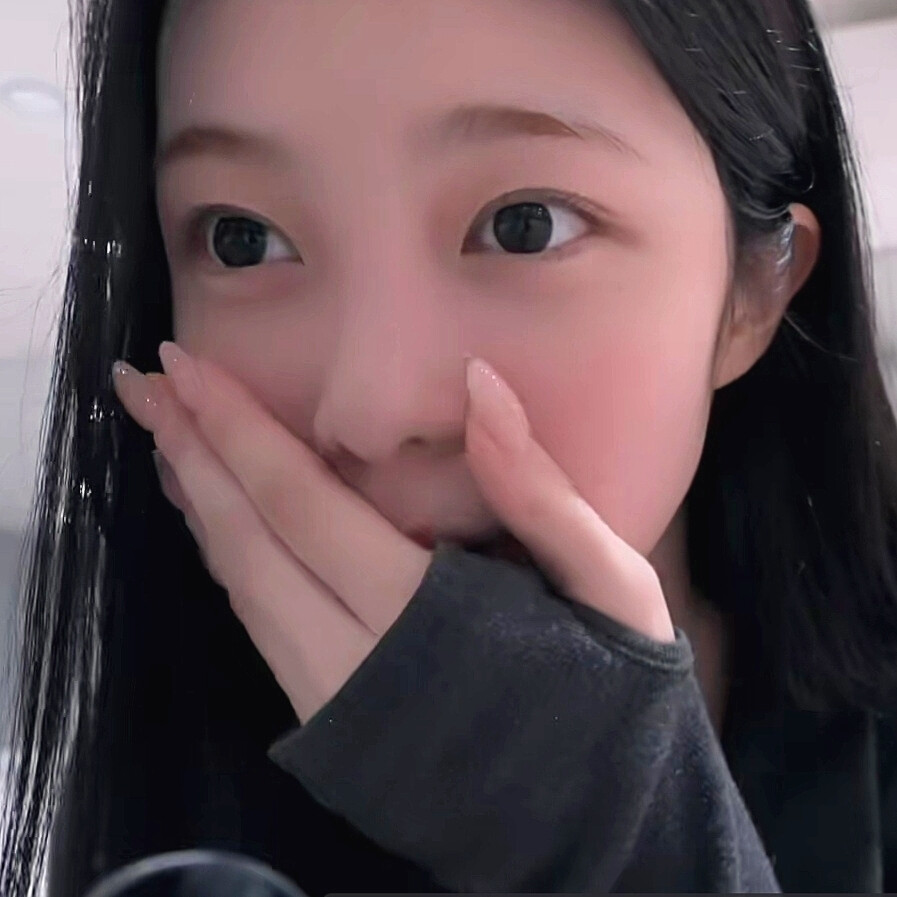 你未施粉黛的脸，我疯狂地爱上