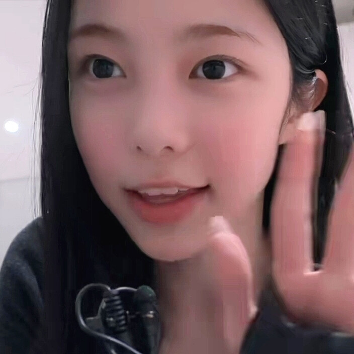 你未施粉黛的脸，我疯狂地爱上