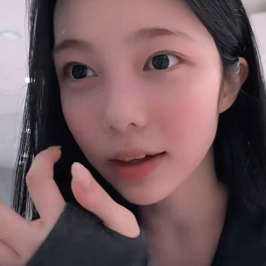 你未施粉黛的脸，我疯狂地爱上