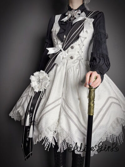 炒鸡酷的小裙子我直接爱上，超喜欢ag家这套军lo啊