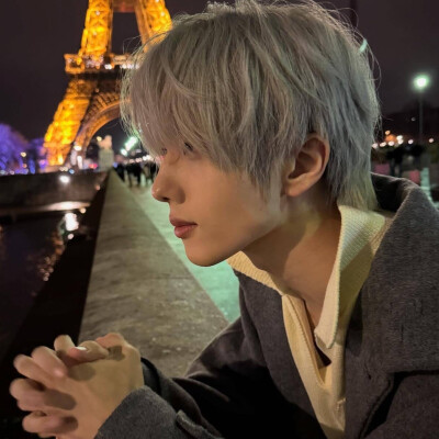 在巴黎相遇好不易