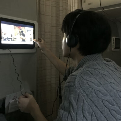 头像丨小众男头
执念开始消失的时候 平静的幸福贯穿我的每分每秒