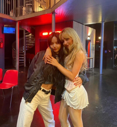 Sabrina Carpenter, Lisa 