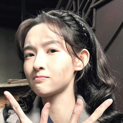 女生头像王玉雯