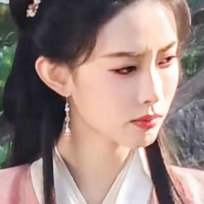 只听风声大作雷峰塔经过