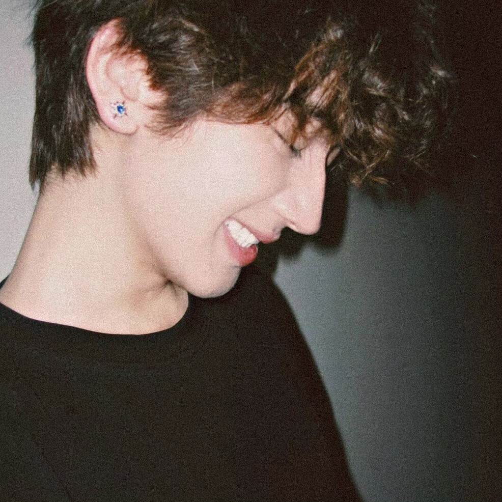 头像丨男头 我想你的世界只有我