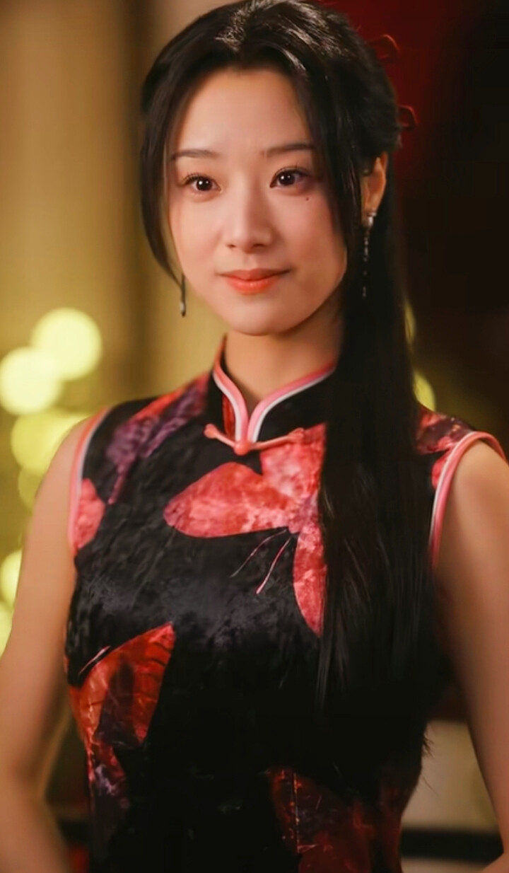 王小亿/她携春色来