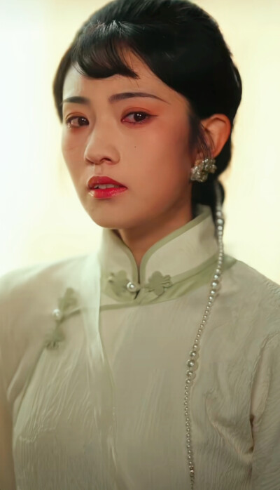 王欢欢/春夜吻蝶