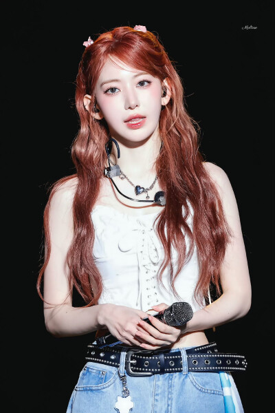 宮脇咲良 饭拍高清